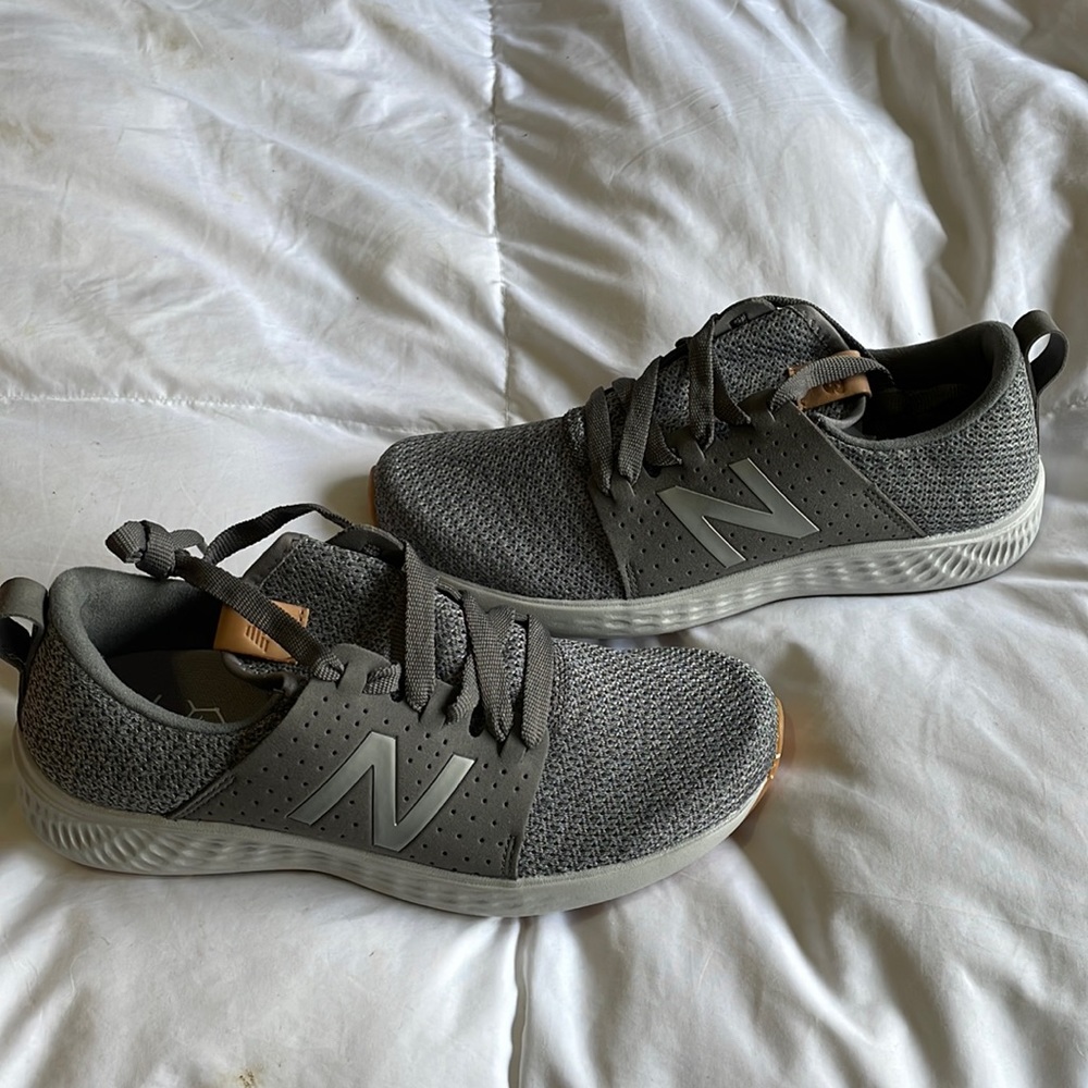 New Balance Men’s Sneakers Size 8.5 D width